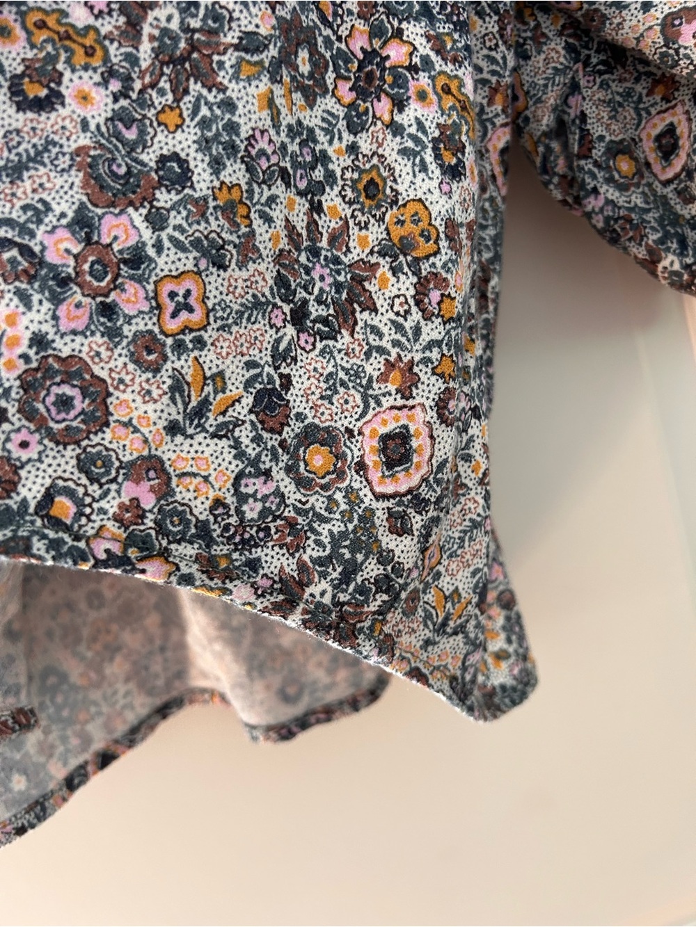 Roan+Ryan Alice Raglan Peasant Floral Artistry Blouse 3/4 Sleeve w/Button/V-Neck - Picture 5 of 9